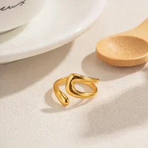 Anillo Movimiento Irregular Dorado