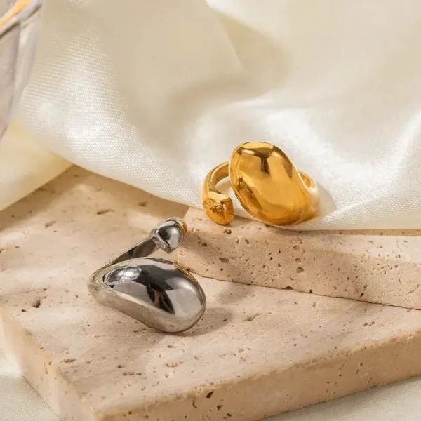 Anillo Irregular Dorado