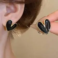 Aretes Corazón Negro