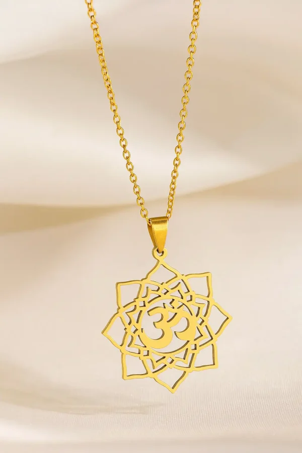 Collar Om Dorado