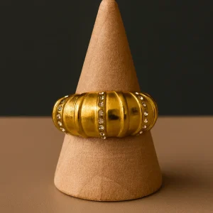 Anillo Corona de Reina Dorado