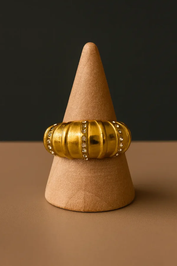 Anillo Corona de Reina Dorado